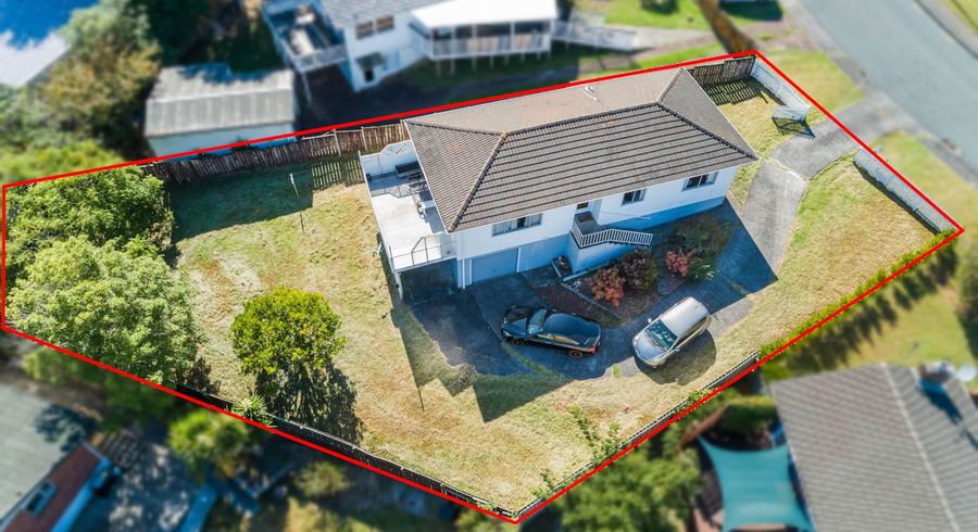  at 9 Camrose Place, Glenfield, Auckland