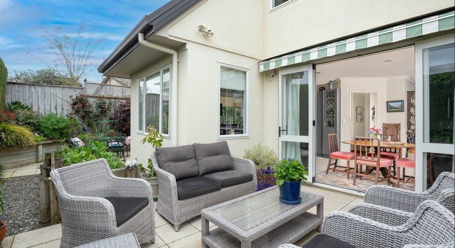  at 2/12 Gradwell Place, Two Mile Bay, Taupō
