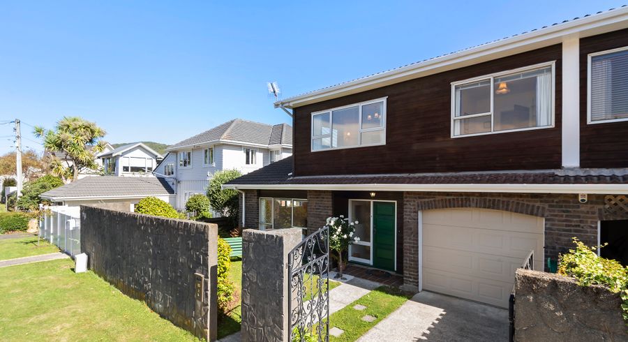  at 2/23 Reading Street, Karori, Wellington