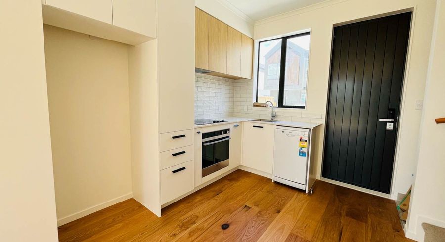  at 4/31 Mahalo Avenue, Manukau, Manukau City, Auckland