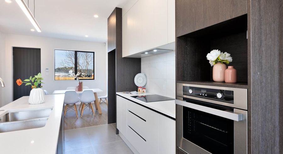  at 2/10 Becker Drive, Weymouth, Auckland