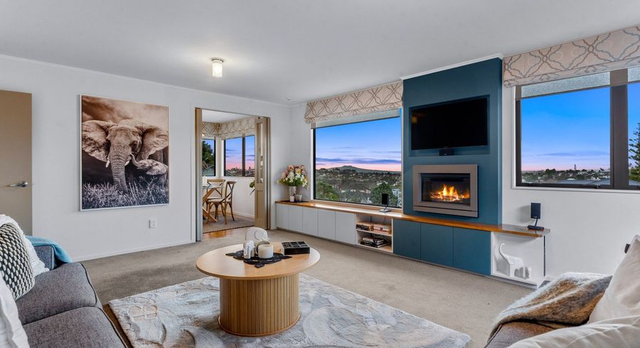  at 15 Tableau Place, Totara Vale, Auckland