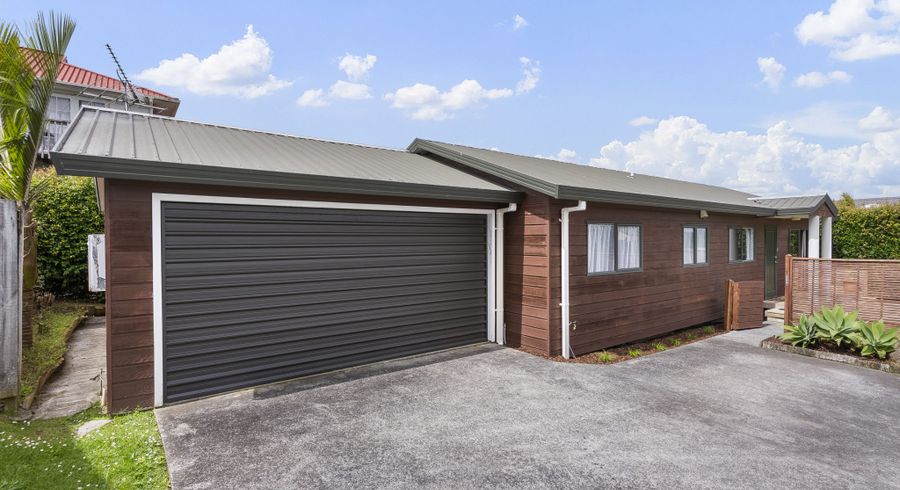  at 330B East Coast Road, Sunnynook, North Shore City, Auckland