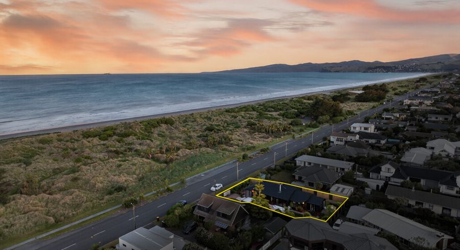  at 332 Marine Parade, New Brighton, Christchurch City, Canterbury