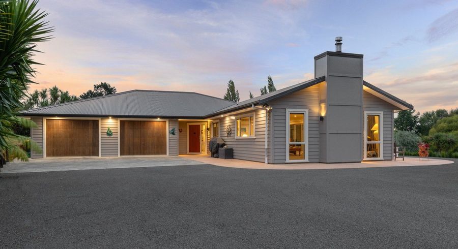  at 14 Twin Peaks Grove, Koputaroa, Levin