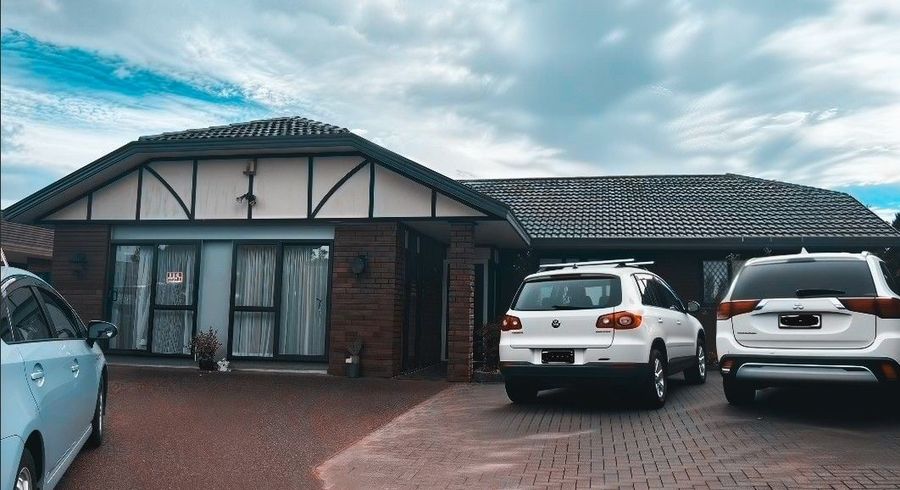  at 7 Kallaroo Place, Botany Downs, Manukau City, Auckland