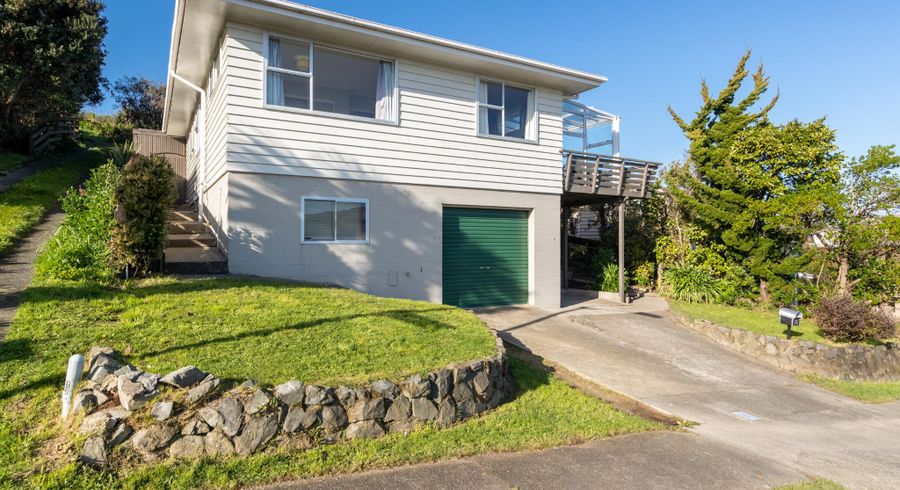  at 26 Gloaming Hill, Titahi Bay, Porirua