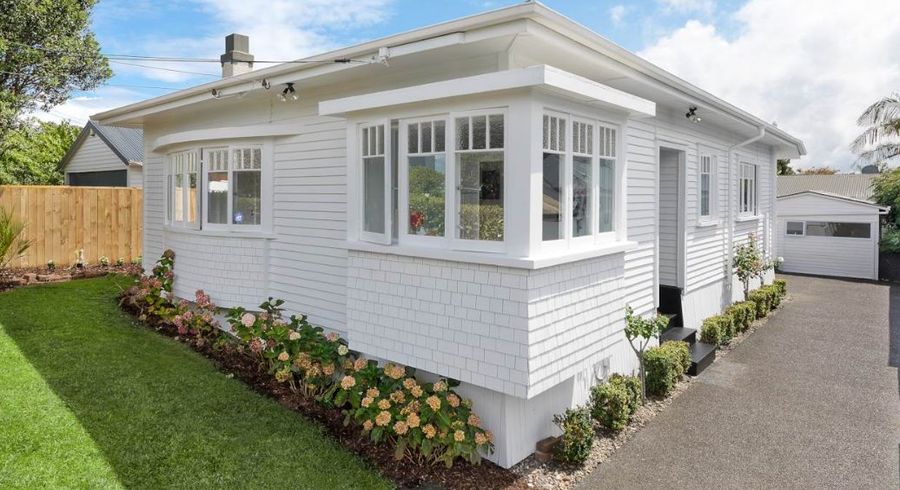  at 2 Garfield Road, Helensville, Rodney, Auckland