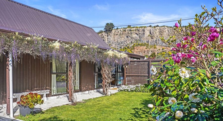  at 1/31 Main Road, Redcliffs, Christchurch