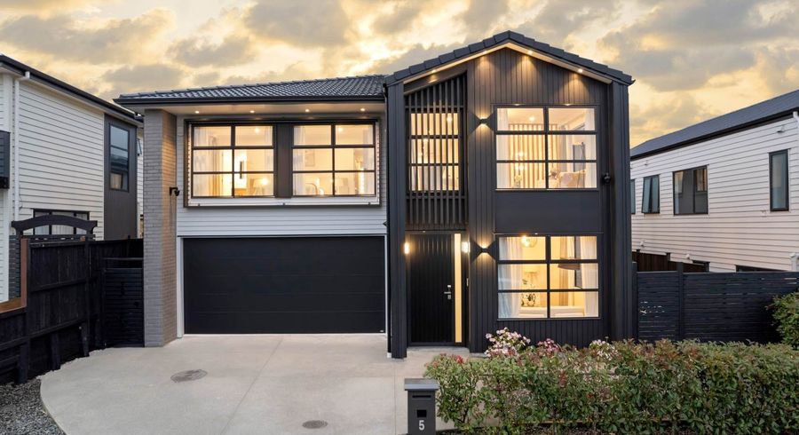  at 5  Hind Street, Flat Bush, Manukau City, Auckland