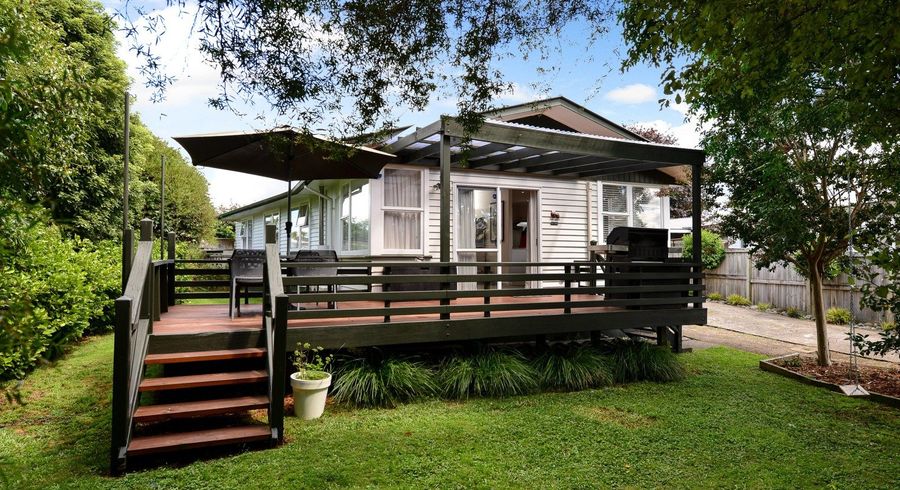  at 25 Joanna Place, Deanwell, Hamilton