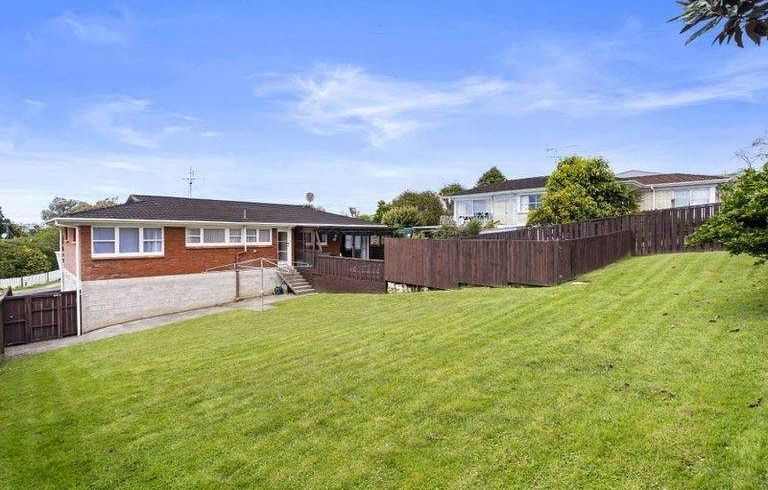  at 16 La Trobe Street, Pakuranga Heights, Manukau City, Auckland