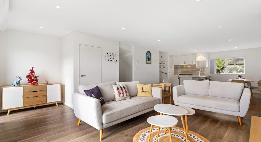  at 73 Bordeaux Parade, Te Atatu South, Waitakere City, Auckland