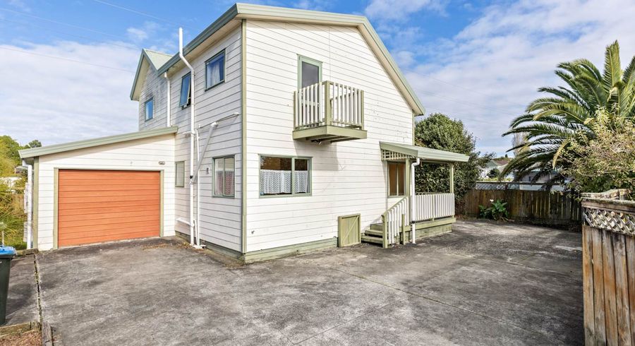  at 2/641 Richardson Road, Mount Roskill, Auckland