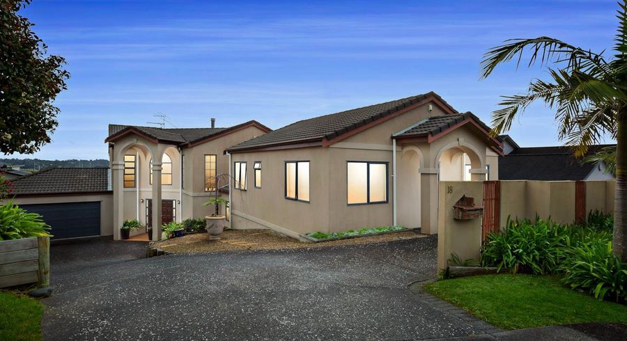  at 2/18 Maidstone Place, Oteha, North Shore City, Auckland