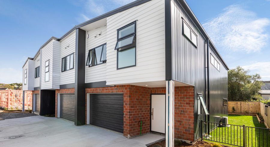  at 208R Pembroke Road, Stratford