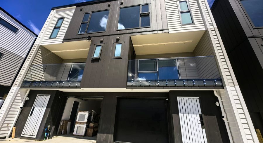  at 4/4024 Great North Road, Glen Eden, Waitakere City, Auckland