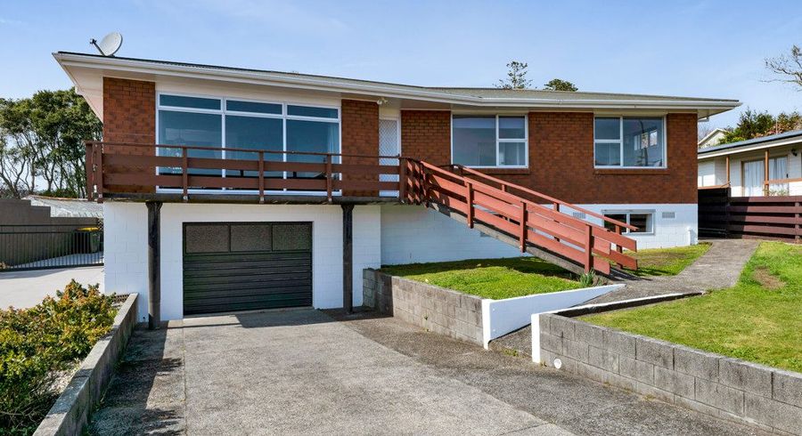  at 5 Handley Place, Glen Avon, New Plymouth