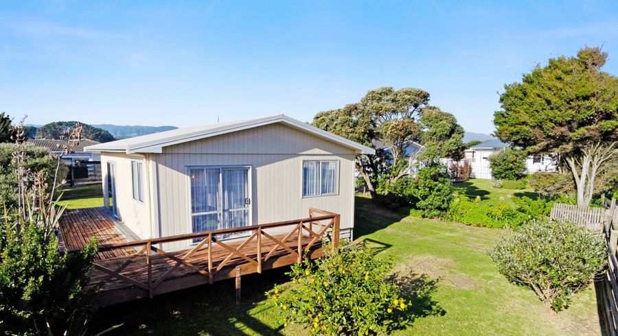  at 48 Norfolk Crescent, Otaki Beach, Otaki