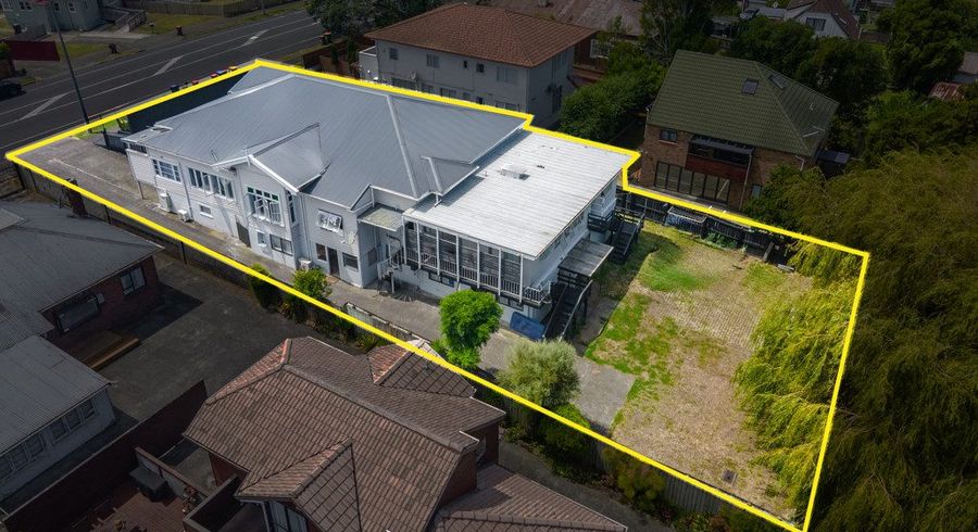  at 323 Mount Albert Road, Mount Roskill, Auckland City, Auckland