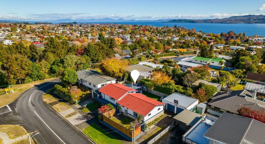  at 4 Arrowsmith Avenue, Waipahihi, Taupo, Waikato