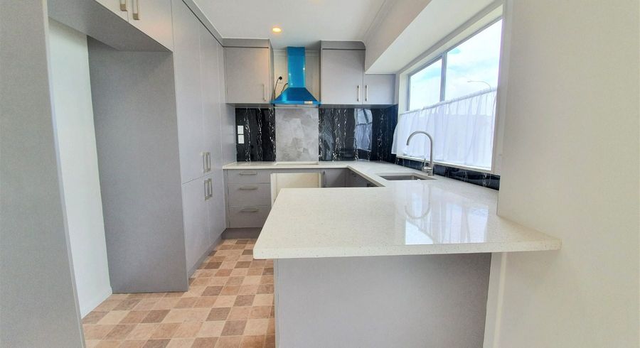  at 2/43 Solveig Place, Randwick Park, Manukau City, Auckland