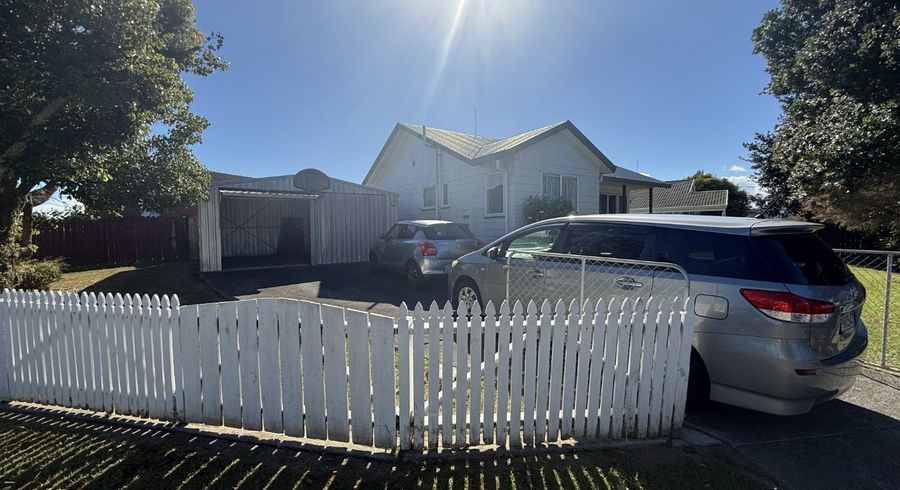  at 3 Rosemead Place, Randwick Park, Auckland