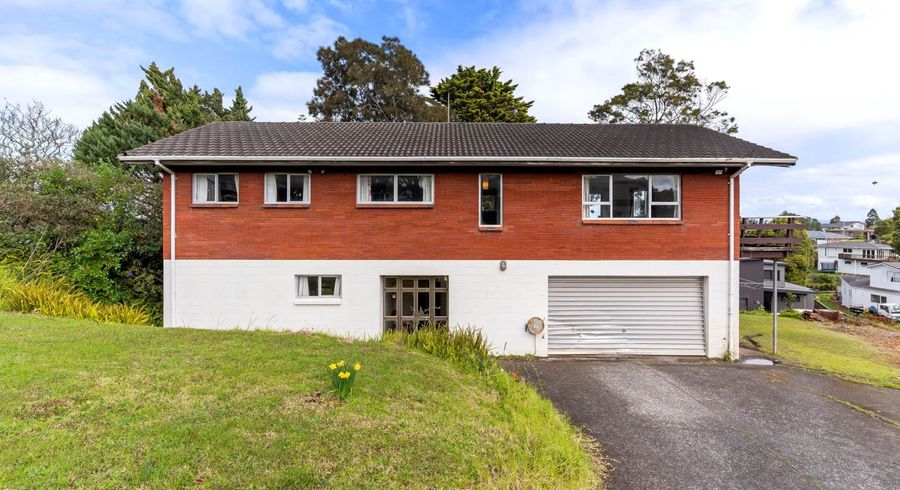  at 18 Pine Terrace, Howick, Manukau City, Auckland