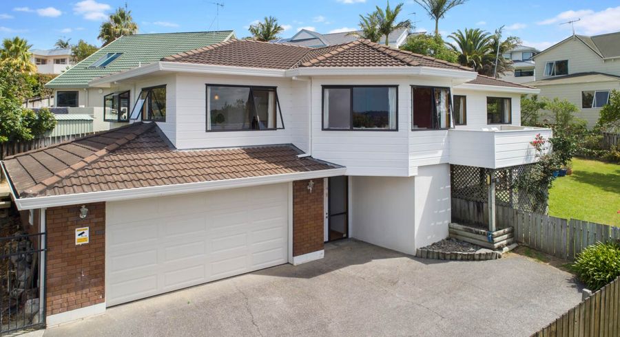  at 2/66 Picasso Drive, West Harbour, Auckland