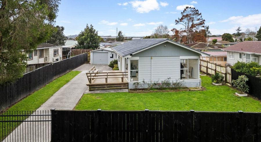  at 7  Sandrine Avenue, Clover Park, Manukau City, Auckland
