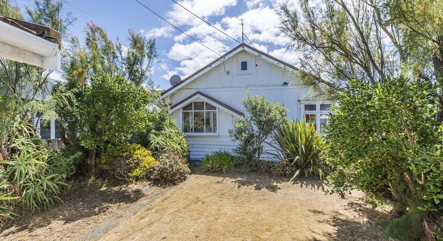  at 124 Apu Crescent, Lyall Bay, Wellington