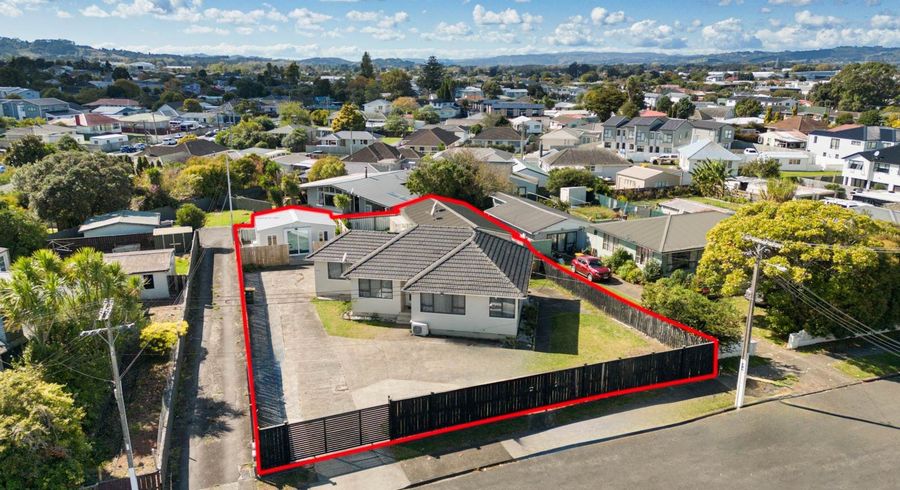  at 11 Lincoln Road, Manurewa East, Manukau City, Auckland