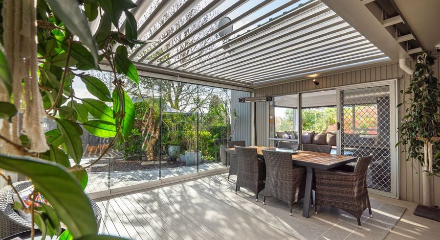  at 127 Oaktree Avenue, Browns Bay, North Shore City, Auckland