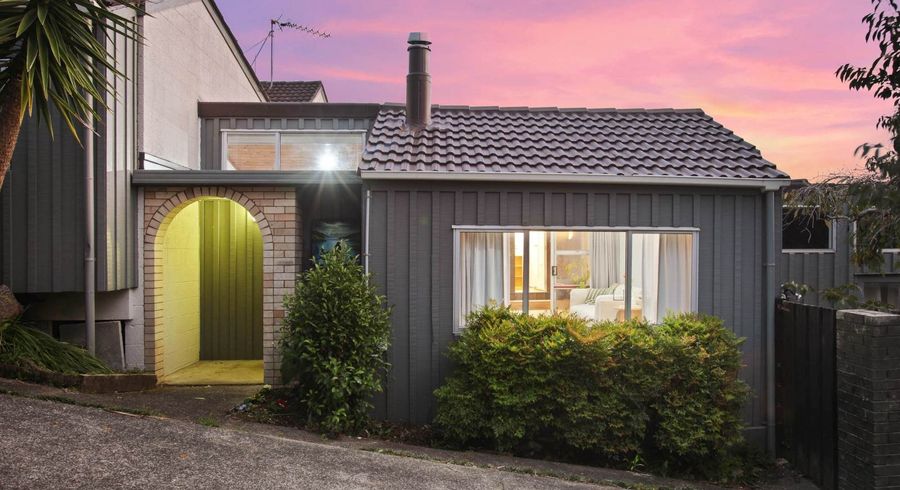  at 2/21 Howard Road, Northcote, North Shore City, Auckland