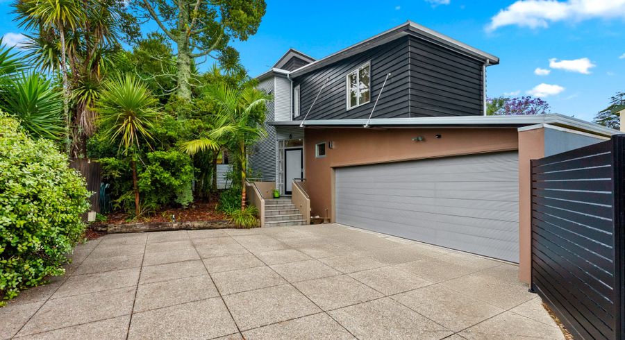  at 2/15 Totara Grove, Hillcrest, Auckland