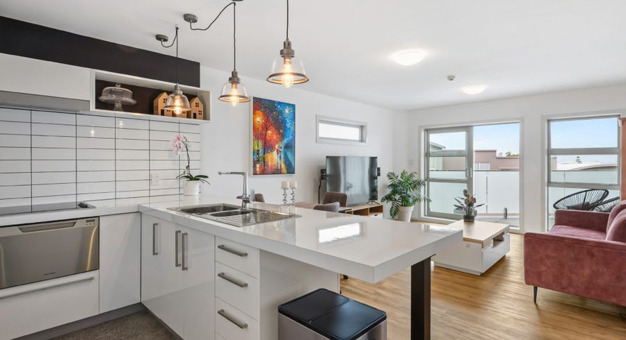  at 4/270 Onewa Road, Birkenhead, Auckland