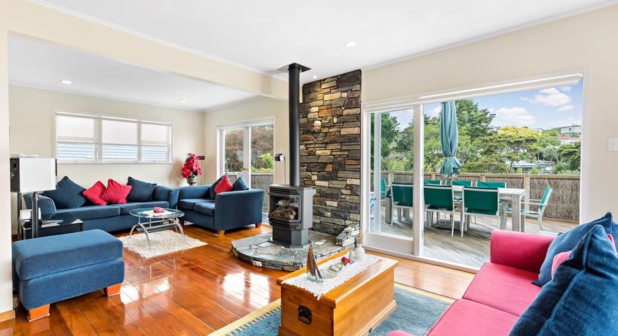  at 1/67 Raleigh Road, Northcote, Auckland