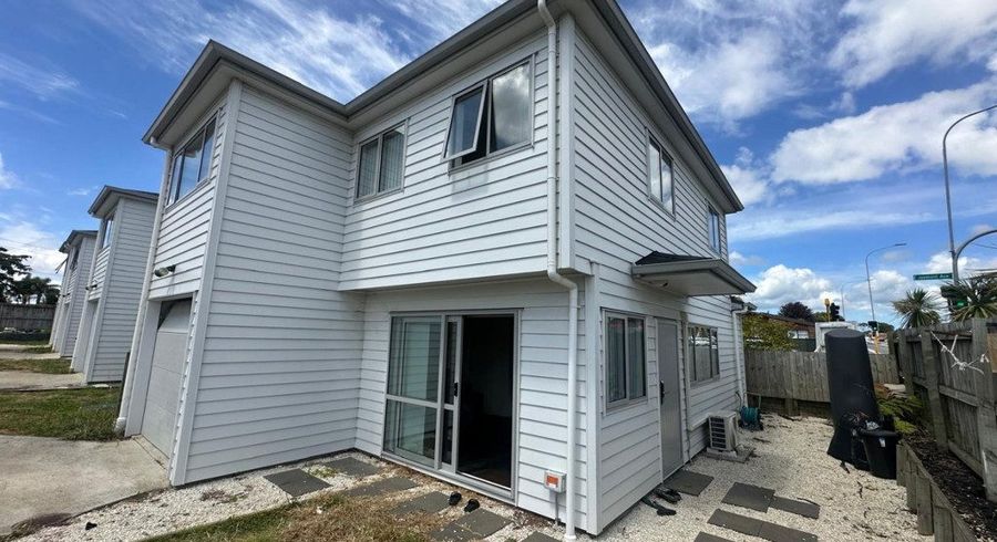  at 271 Te Atatu Road, Te Atatu South, Auckland