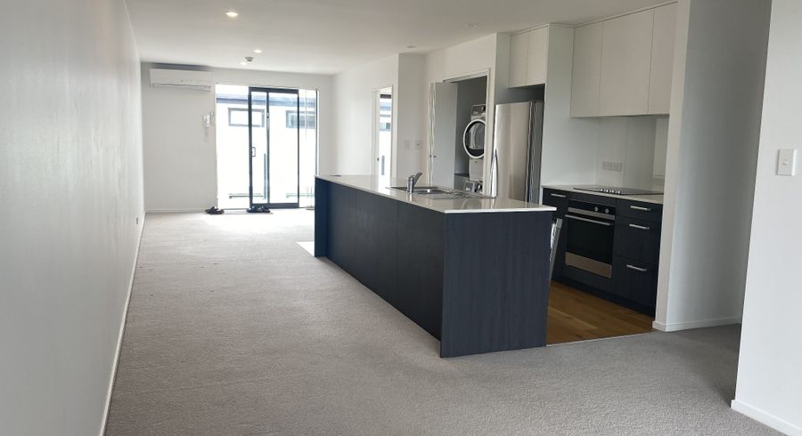  at 8 Thompson Park Road, Mount Wellington, Auckland