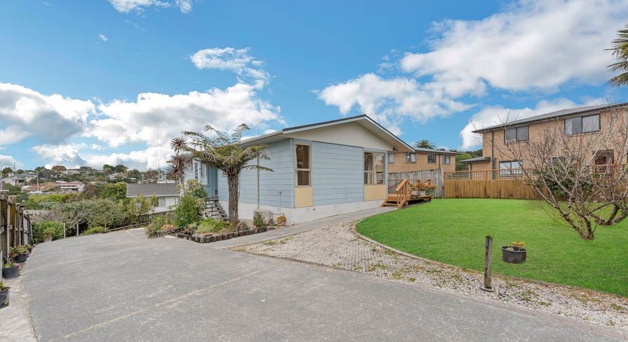  at 32 Cockayne Crescent, Sunnynook, North Shore City, Auckland