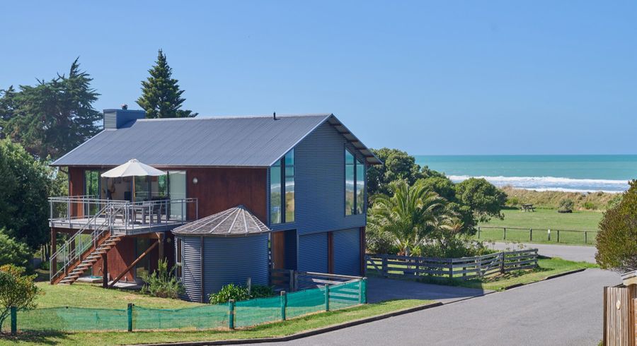  at 2 Buxton Place, Gore Bay