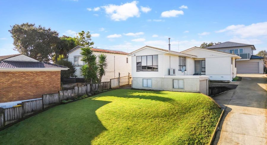  at 6 Sullivan Avenue, Mangere Bridge, Auckland