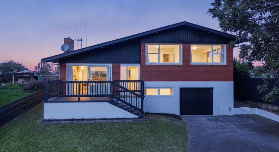  at 6 Joanna Place, Deanwell, Hamilton