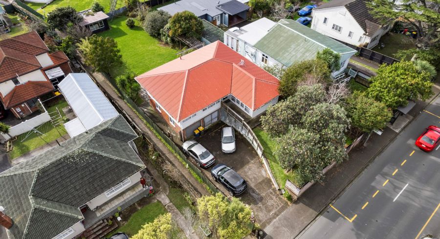 at 3179 Great North Road, New Lynn, Auckland