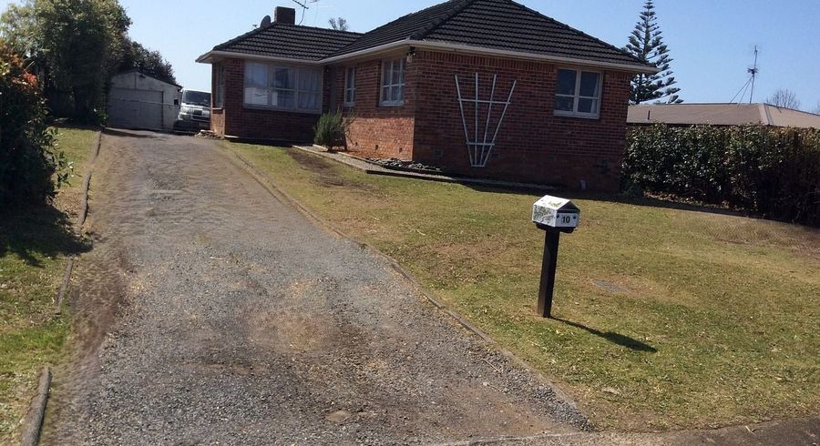  at 10 Andrew Road, Howick, Manukau City, Auckland