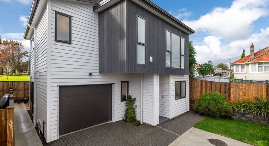  at 21E Montgomery Avenue, Belmont, North Shore City, Auckland