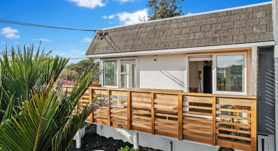  at 9 Rangeview Road, Sunnyvale, Waitakere City, Auckland