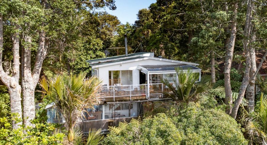  at 34 Tainui Road, Titirangi, Auckland