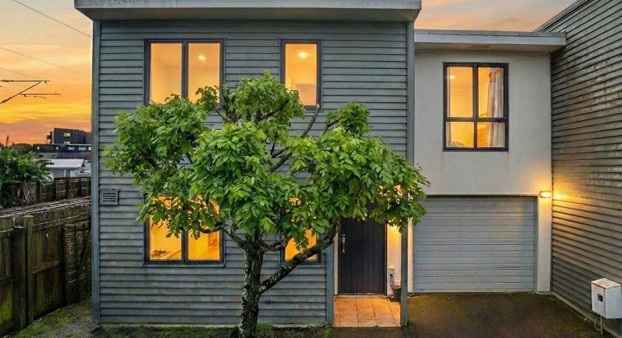  at 28 Saintly Lane, Avondale, Auckland City, Auckland