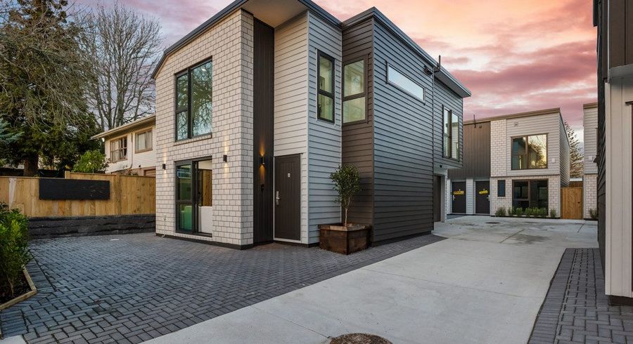  at 26 Crompton Road, Massey, Waitakere City, Auckland